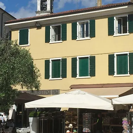 In Piazza Con Vista דירה לאזיסה