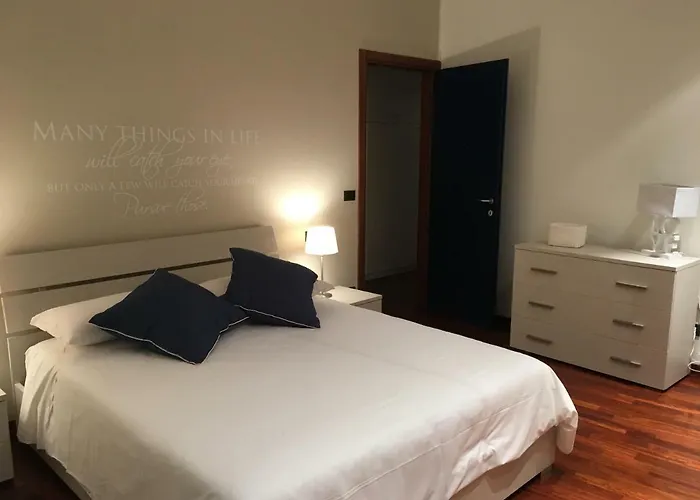 In Piazza Con Vista Apartment *