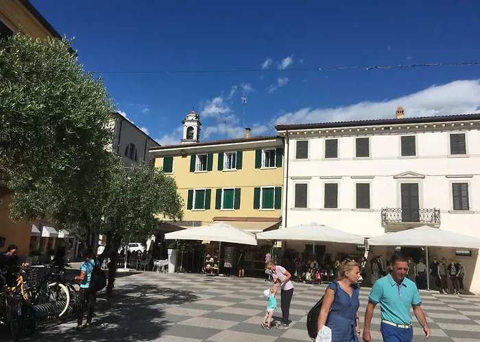 In Piazza Con Vista Apartment *